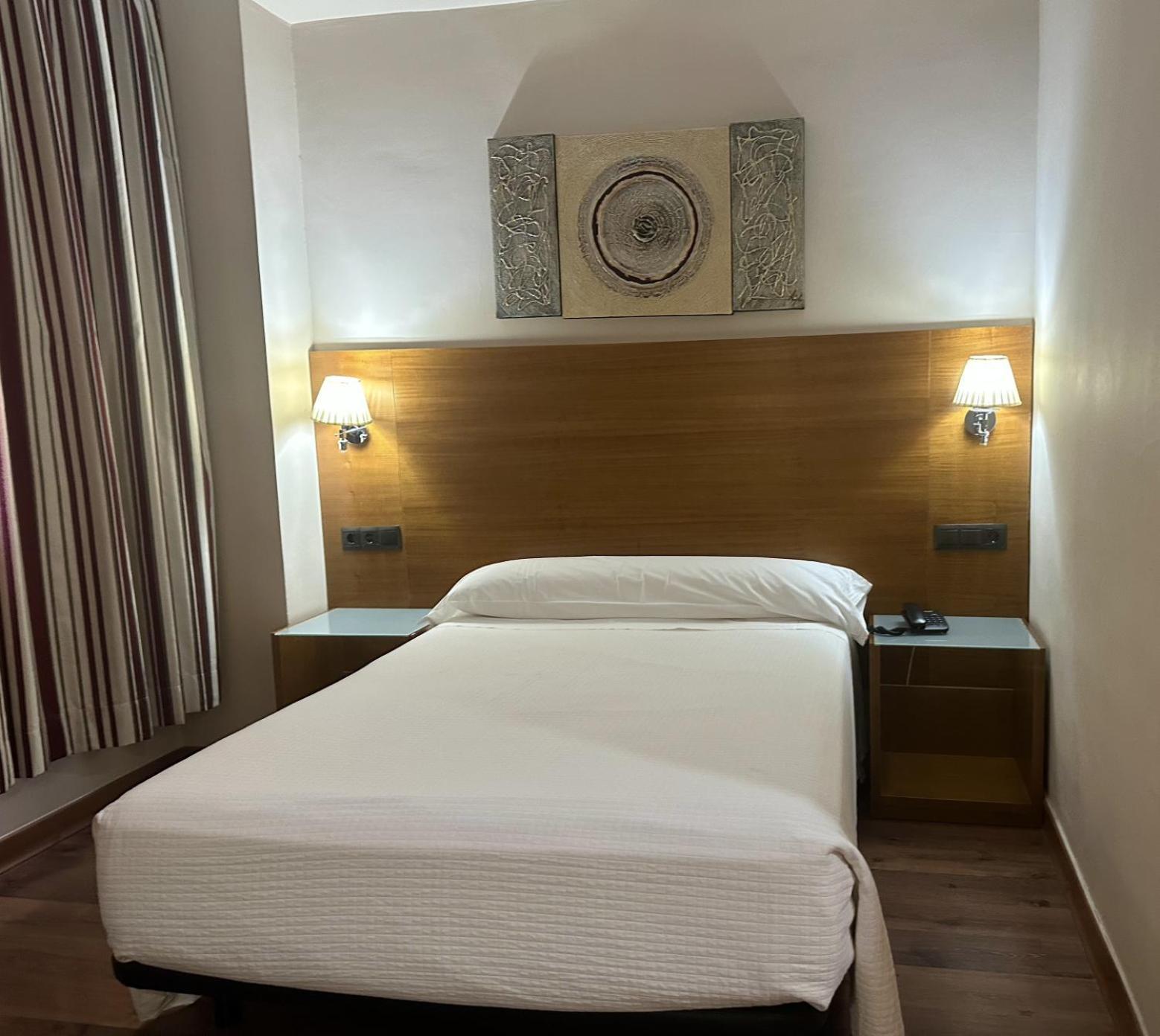 Twin Room,1683807971:JPEG